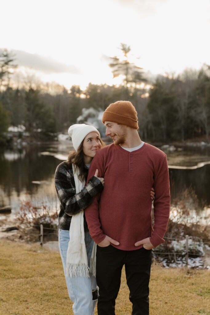 Cozy winter photo session of a couple in New England.